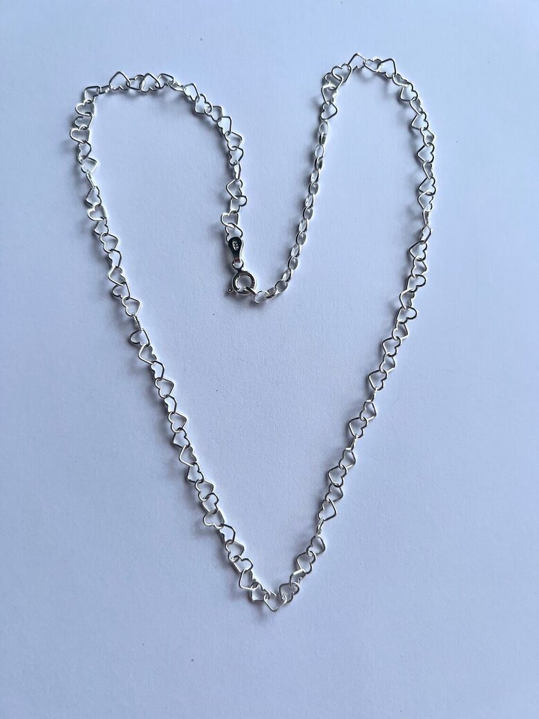 Silver Heart Chain Corazones 